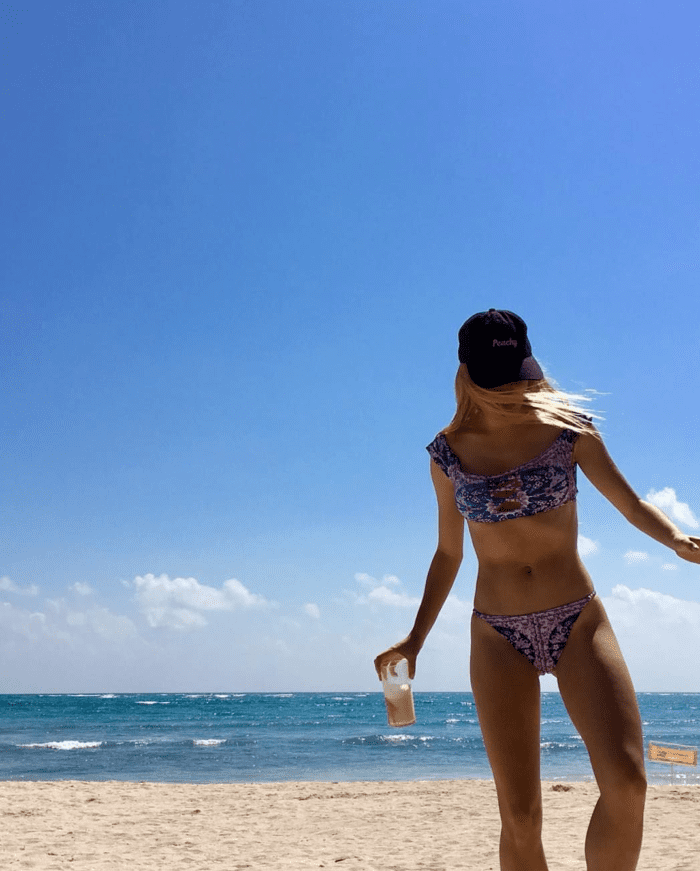 Bikini dos piezas estampado de colores y panty tanga